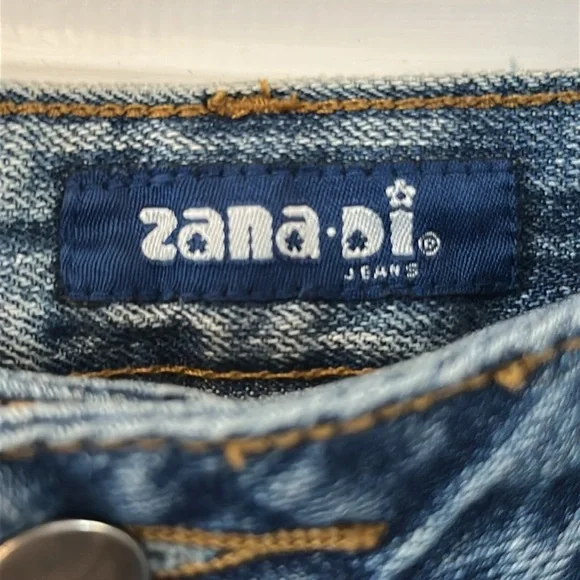 Juniors Zana Di Denim Patchwork Shorts Size 7 - Picture 5 of 7